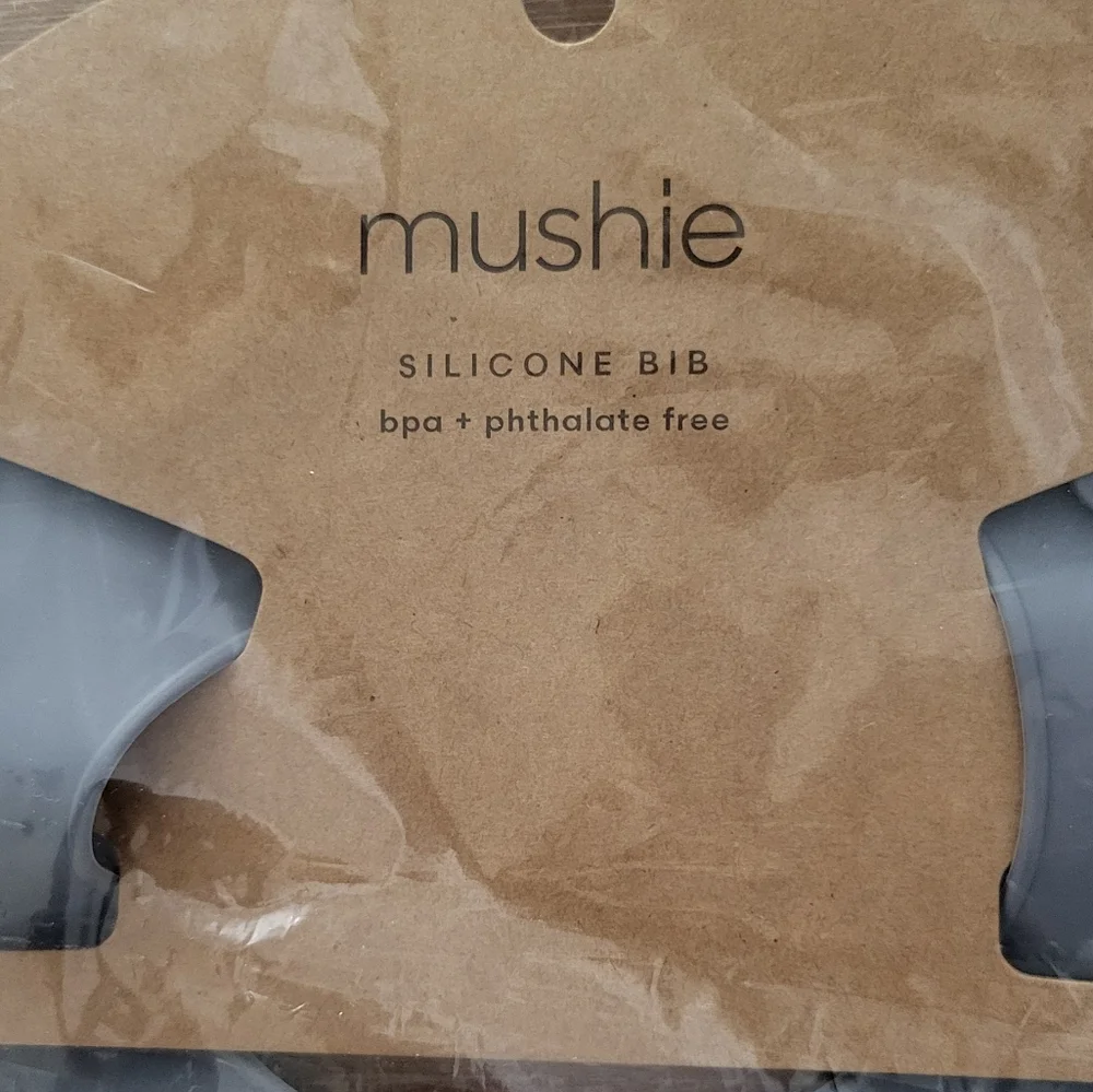 NWT Mushie Silicon Bib